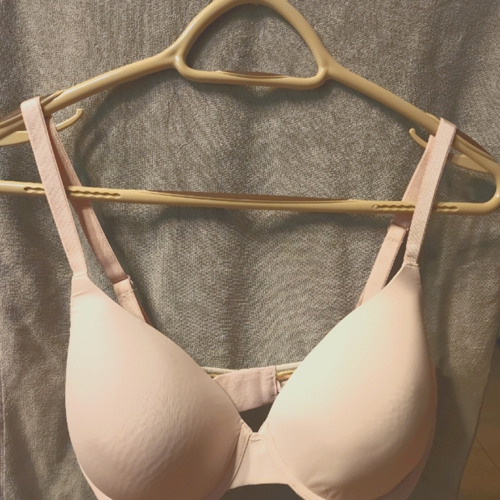 Victoria Secrets Lightly Lined T- Shirt Bra 36DDD